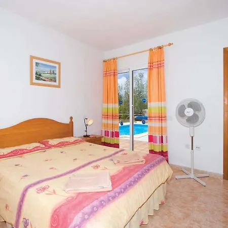 Sleeps 6 Wifi